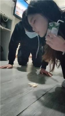 沐沐大大小白鞋白袜踩踏喂食 JS250306-21