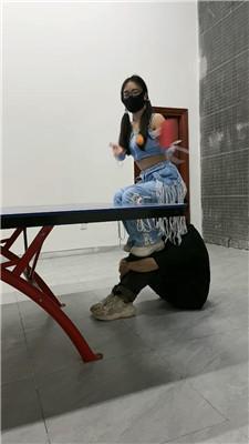 薇薇户外脏小白鞋踩人体家具 JS250305-24