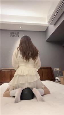 Anna俄罗斯混血儿-白袜踩踏/掐脖坐脸窒息 bf51062