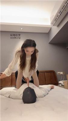 Anna俄罗斯混血儿-白袜踩踏/掐脖坐脸窒息 bf51062