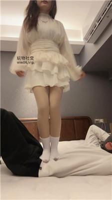 Anna俄罗斯混血儿-白袜踩踏/掐脖坐脸窒息 bf51062