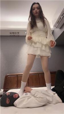 Anna俄罗斯混血儿-白袜踩踏/掐脖坐脸窒息 bf51062