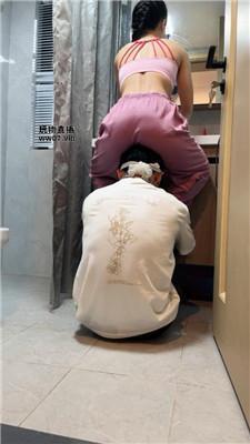 南月女神圈养家奴伺候起床 JS250306-29