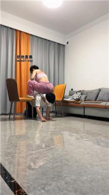 南月女神圈养家奴伺候起床 JS250306-29