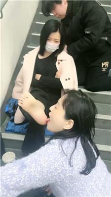 伊潼户外商场-楼梯间调情侣奴 JS250305-32
