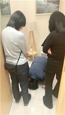 伊潼户外商场-楼梯间调情侣奴 JS250305-32