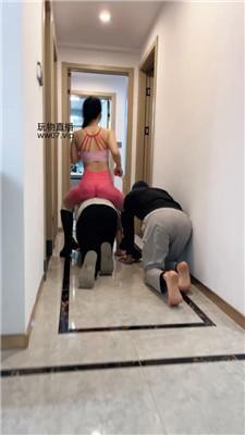 南月女神兄弟奴清理脏长靴白棉袜 bf50936