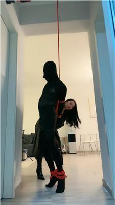 傲雪吊绑挑战各种刑具鞭打 JS250303-11