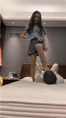 Anna舔脏鞋底-白袜踩踏骑马 JS250303-30