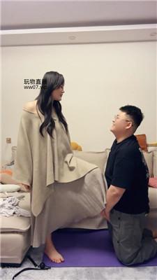 埋汰玉足脚下踩健身教练上 bf50938