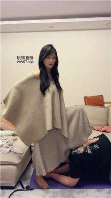 埋汰玉足脚下踩健身教练上 bf50938