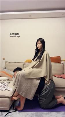 埋汰玉足脚下踩健身教练上 bf50938