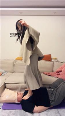 埋汰玉足脚下踩健身教练上 bf50938