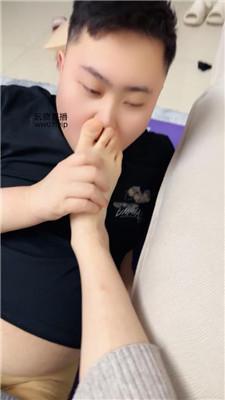 埋汰玉足脚下踩健身教练上 bf50938