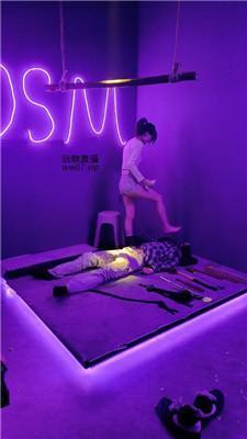 凌薇大小姐短靴白袜踩虐/尝试各种刑具 bf50913