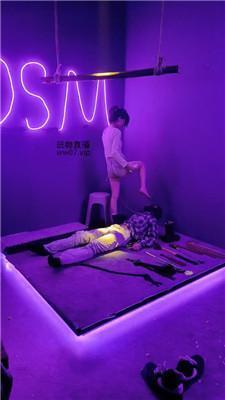 凌薇大小姐短靴白袜踩虐/尝试各种刑具 bf50913