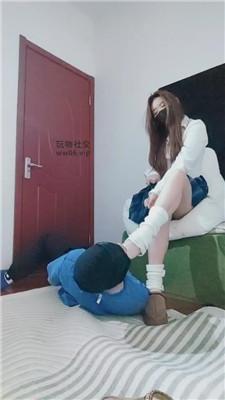 小猫日记戴强制开口器喝圣水/雪地靴踩虐 JS250112-48