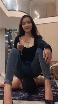 路子铆钉鞋踩虐-玉足蹂躏踩-牛仔裤坐脸 bf50901