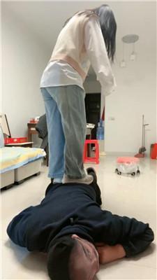 锅盖子运动鞋全体重踩踏/暴揍 JS250316-36