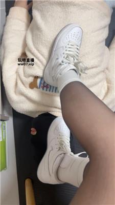 萧萧大人空军一号-毁容式踩脸 JS250324-15