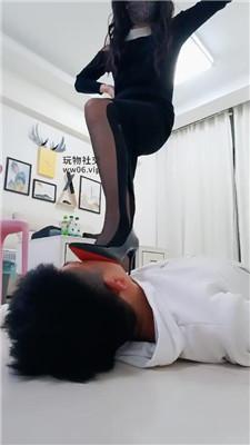 霏霏骑马鞭打/黑丝高跟踩踏双视角版 bf49284