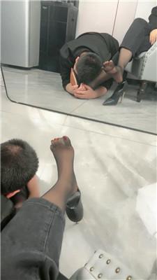 梦露男友下跪陪我直播 JS250111-22