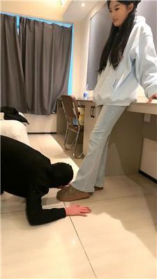 esse殿下连环抽耳光打手心 bf49216