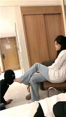 esse殿下连环抽耳光打手心 bf49216