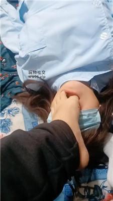 伪娘和人妻蓬头垢面的狗舔白棉袜 JS250111-37