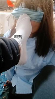 伪娘和人妻蓬头垢面的狗舔白棉袜 JS250111-37