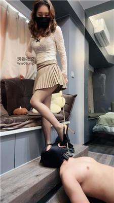 晨希短裙漂亮S-跪舔脏高跟/坐脸窒息/嘴叼鞋 bf49220