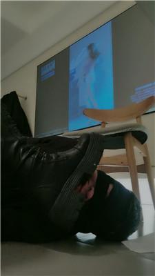 甜沁桌底视角-长靴黑丝碾压踩双视角版 bf49202