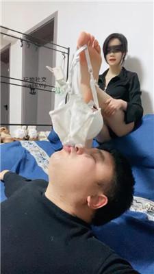 甜音坐脸窒息/内裤诱惑/及膝长袜踩狗脸 bf49238