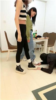 乔伊双S-运动鞋暴力踢踹虐打/脚下喂食三视角版 bf49221