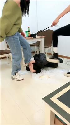 乔伊双S-运动鞋暴力踢踹虐打/脚下喂食三视角版 bf49221