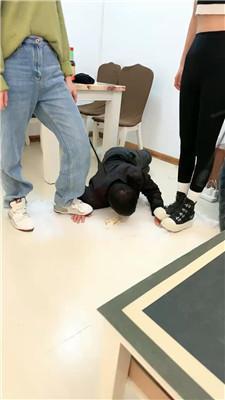 乔伊双S-运动鞋暴力踢踹虐打/脚下喂食三视角版 bf49221