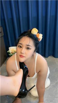 July母畜-超骚女神狗下跪求虐 JS250110-12