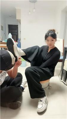 锅盖子骑马耳光/强迫舔脏运动鞋 bf49178