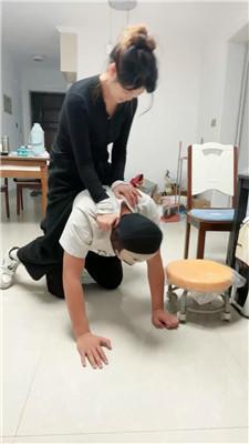 锅盖子骑马耳光/强迫舔脏运动鞋 bf49178