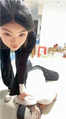 锅盖子骑马耳光/强迫舔脏运动鞋 bf49178