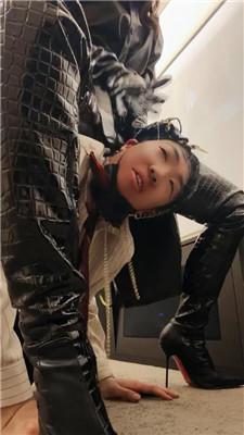 倪小主高跟长靴踩踏/狂抽耳光/骑狗背喂口水 bf49180