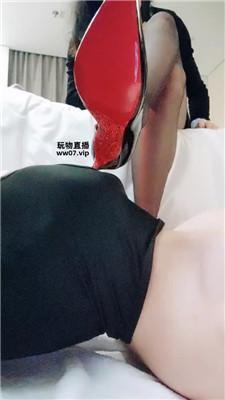 米小唐黑丝脚挑逗狗舌 JS250310-3