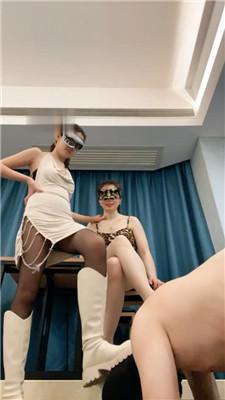 红颜带女儿做S虐狗+奶狗舔脚两部合集JS250310-14