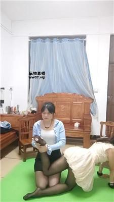 熊宝女神母畜-偷舔脚的下场 bf51238