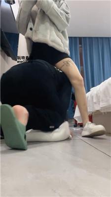 沐沐大大跪舔清理脏小白鞋肉丝jio JS250310-11