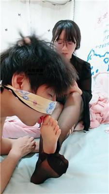 广西木木可爱小主-黑丝恋足舔双视角版 JS250309-34