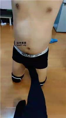 冰女王闻着臭袜子臭脚丫发骚 JS250308-35