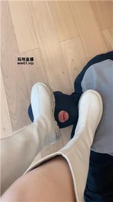 甜味药丸换多双脏鞋全体重踩踏 bf51179