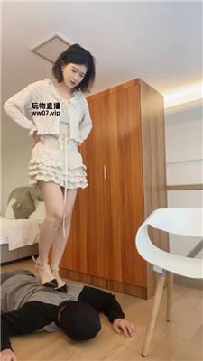 甜味药丸换多双脏鞋全体重踩踏 bf51179