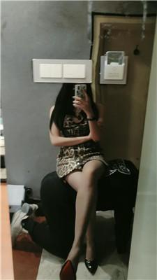 珮珮高跟肉丝深喉踩踏-骑马 JS250308-16